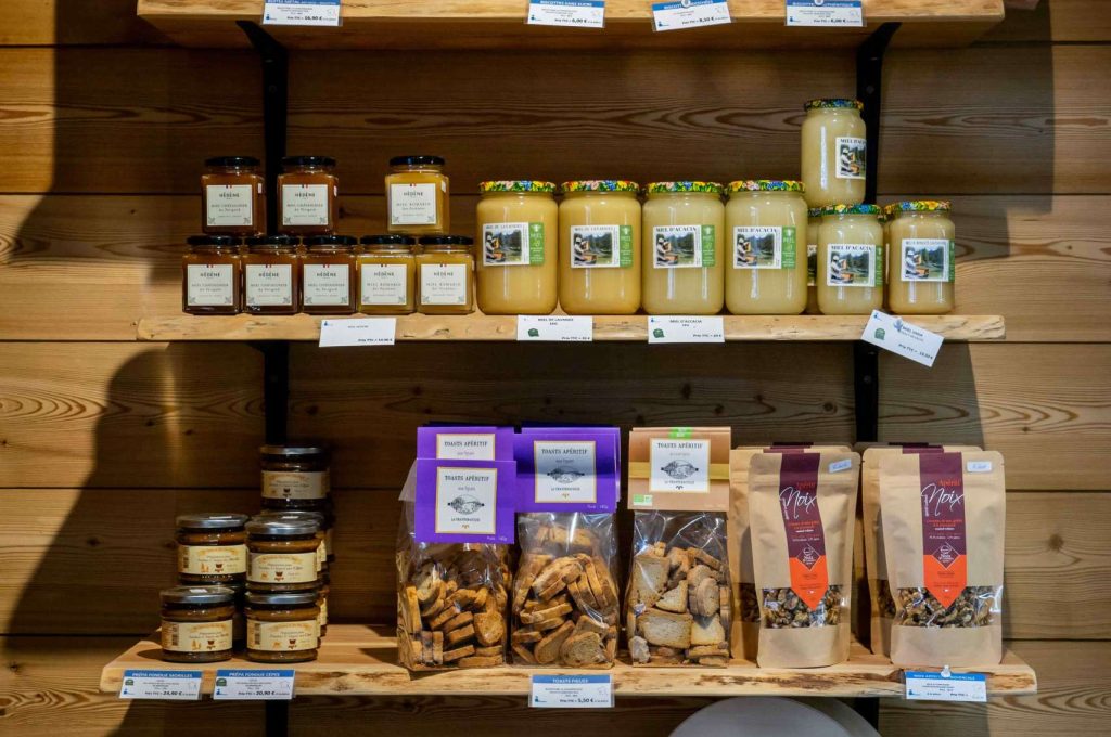 Épicerie sucrée producteurs locaux miels confitures artisanales
